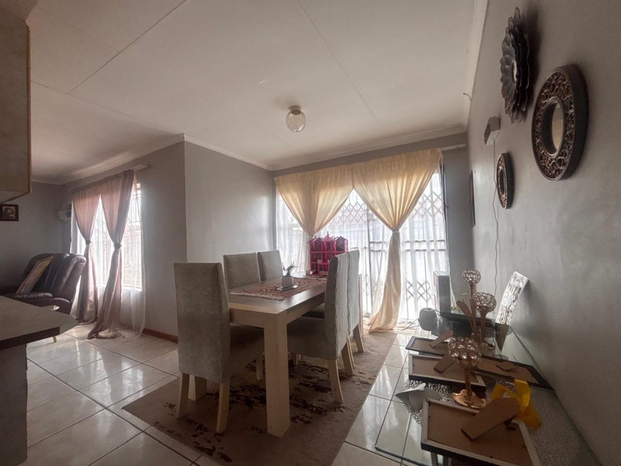 To Let 3 Bedroom Property for Rent in Mandela View Free State